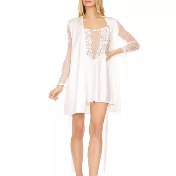 Flora Nikrooz Collection Lingerie Chemise Nightgown and wrap set - Picture 2 of 4